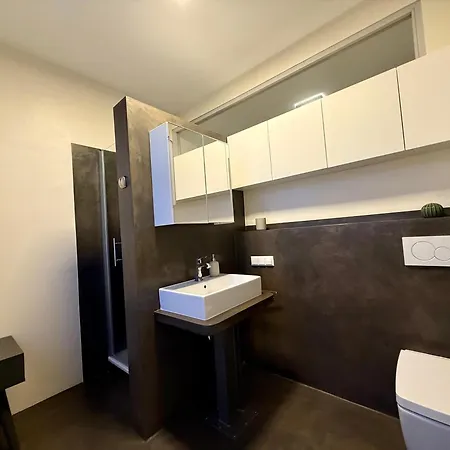 Linden-charm Homestay *