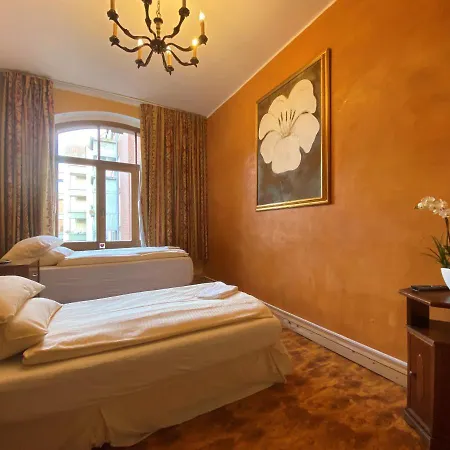 Linden-charm Homestay *